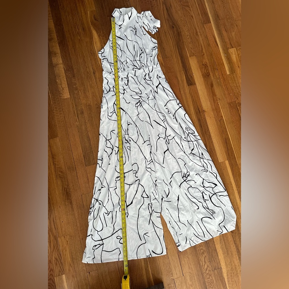Elegant Mock Neck Sleeveless Jumpsuit NWOT - Picture 10 of 12